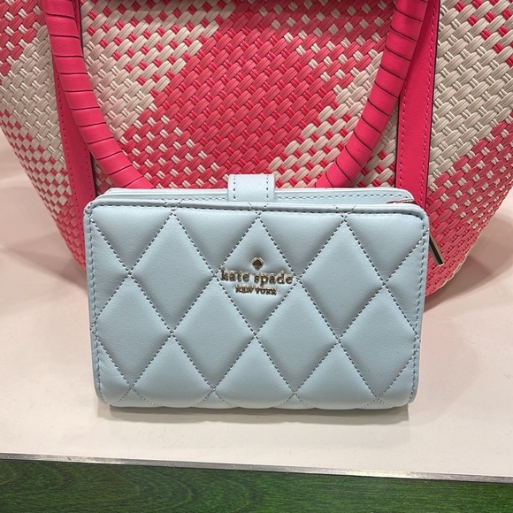 Kate Spade Carey Medium Compartment Bifold Wallet
COLOR: Turquoise
NWT - Picture 2 of 16